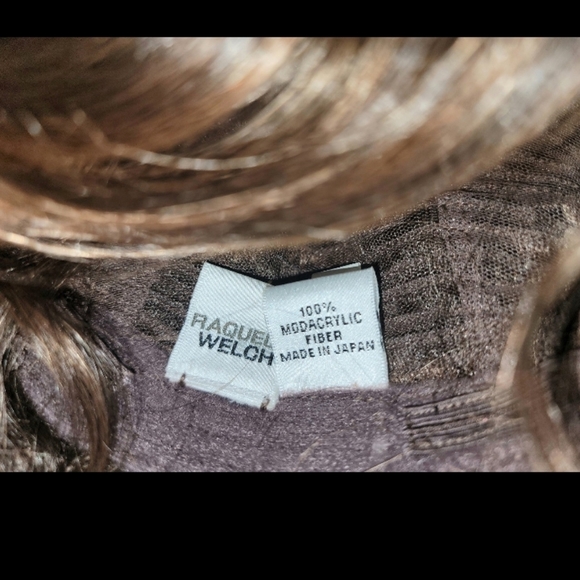 NWT Raquel Welch Celebrity wig-Glazed Mahogany(Discontinued) 100% handtied - Picture 5 of 8